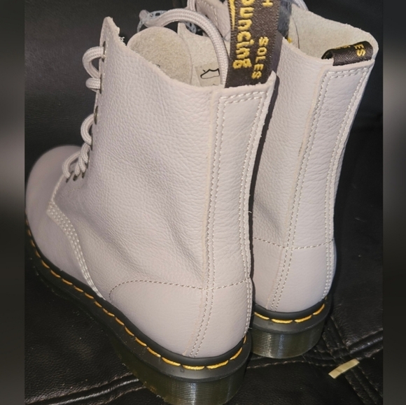 Dr. Martens 1460 Pascal Virginia Leather Lace Up Boots 'Vintage Taupe' size 6 - Picture 16 of 16